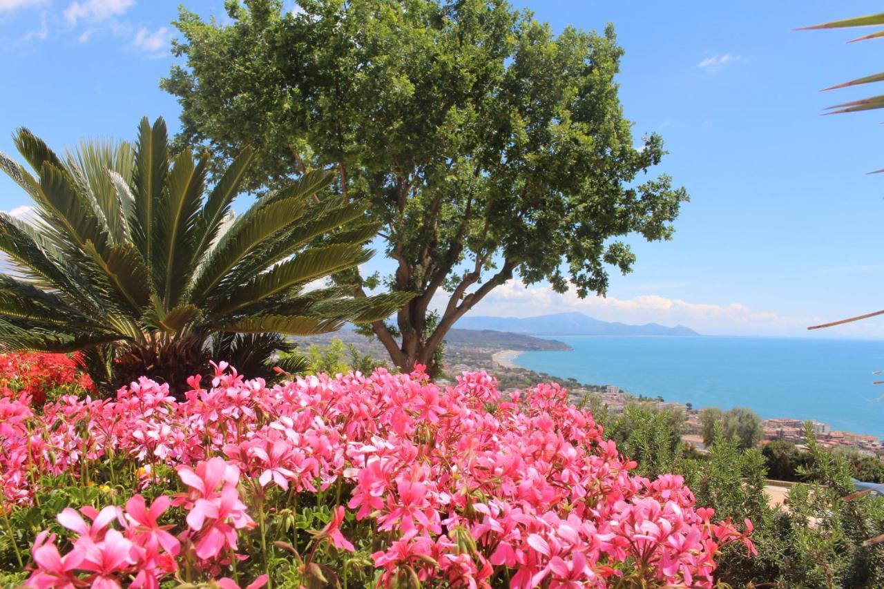 Villa Treglia B&B Formia Zewnętrze zdjęcie